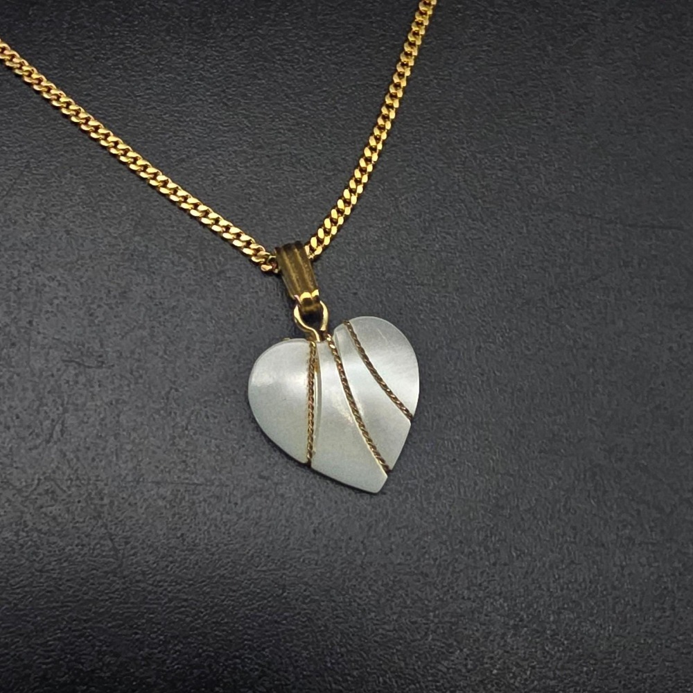 Mother of Pearl Heart Pendant Necklace Gold Tone Dainty Petite Vintage Jewelry